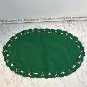 Set of 6, Holiday Green Oval Table Placemat with Embroidered Accents
